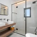 Sea Breeze, Brzet, Villa *