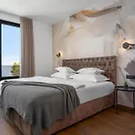 Sea Breeze, Brzet, Villa