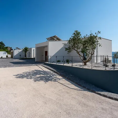Sea Breeze, Brzet, Omiš